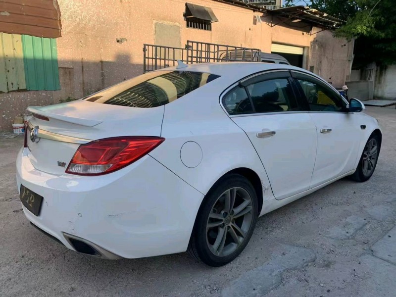 东莞12年别克君威8