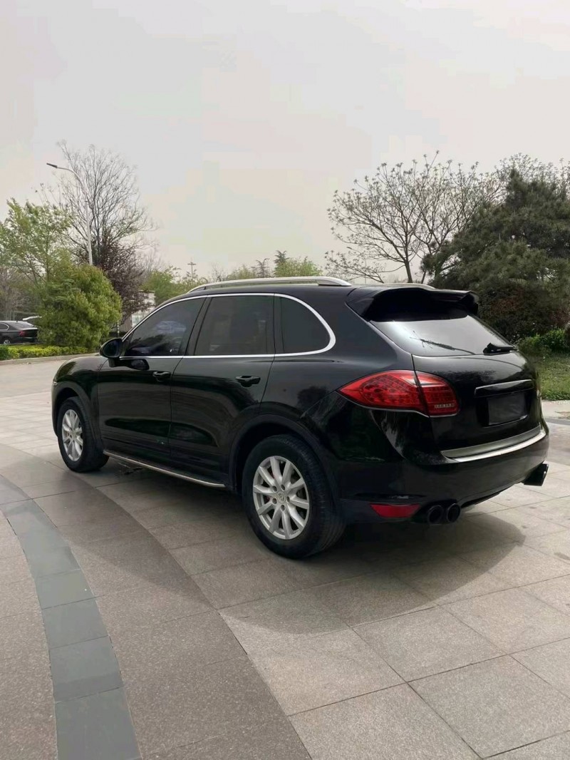 济南11年保时捷卡宴3