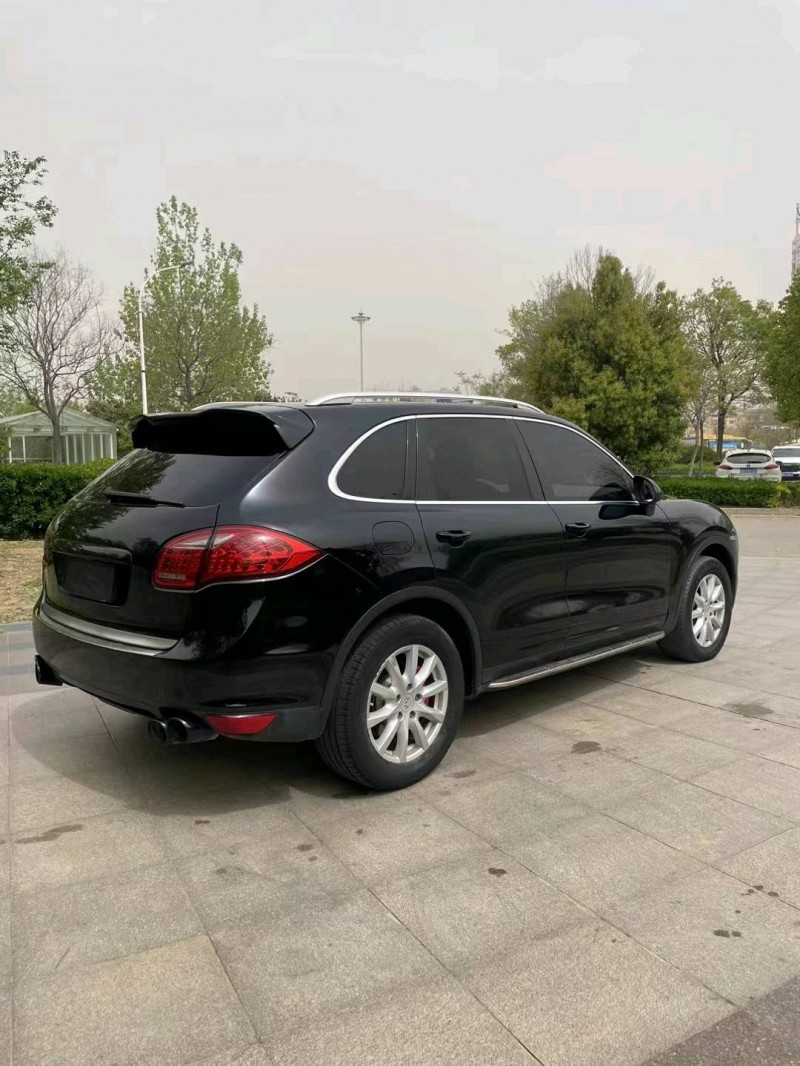 济南11年保时捷卡宴4