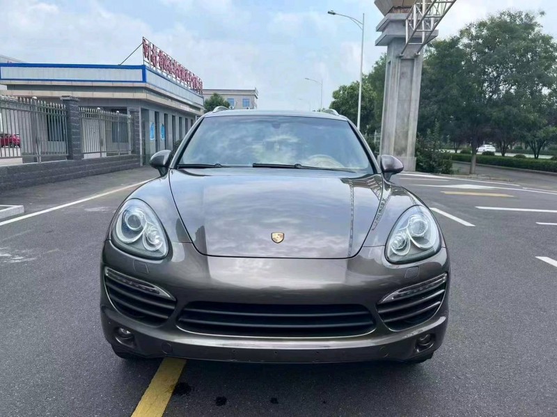 济南13年保时捷卡宴1