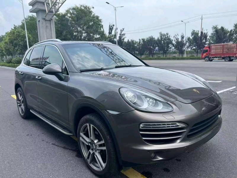 济南13年保时捷卡宴3