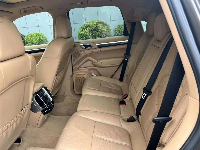 济南13年保时捷卡宴5