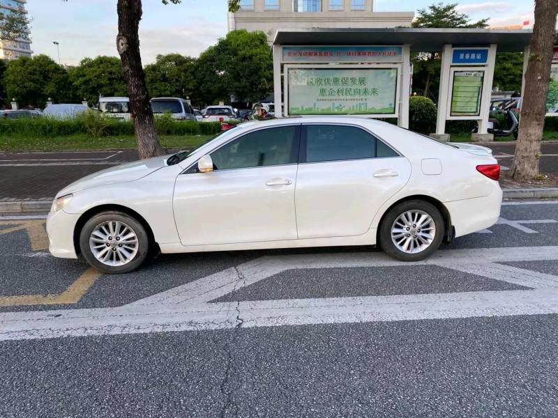 东莞12年丰田锐志3