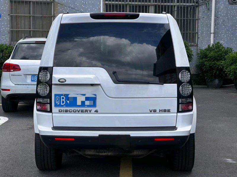 广州11年路虎发现9