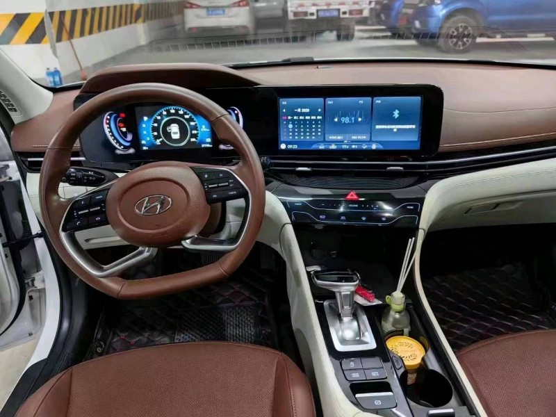 成都21年现代名图4