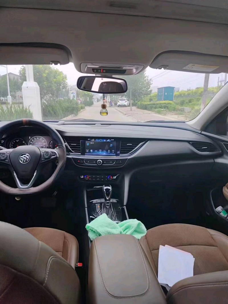 石家庄20年别克君威6