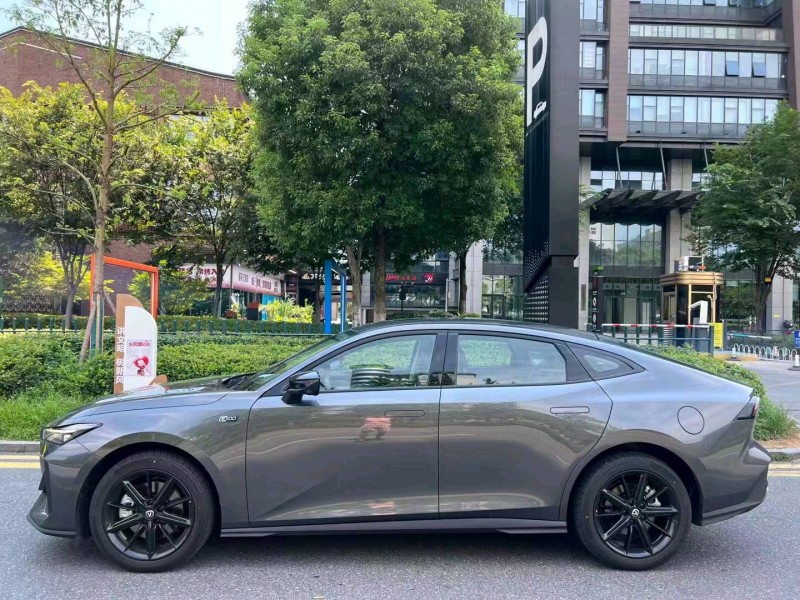 淄博23年長安汽車UNI-V4