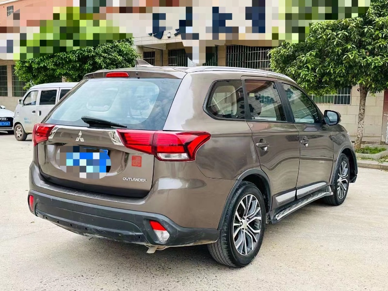 衡阳18年三菱欧蓝德3