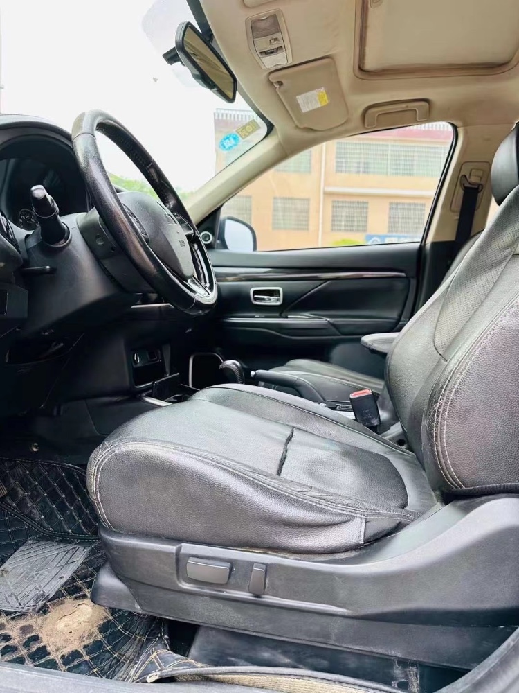 衡阳18年三菱欧蓝德6