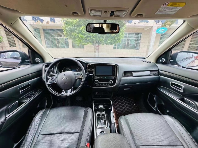 衡阳18年三菱欧蓝德7