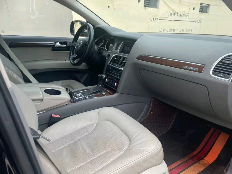 济宁12年奥迪Q76