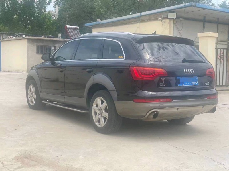 济宁12年奥迪Q77