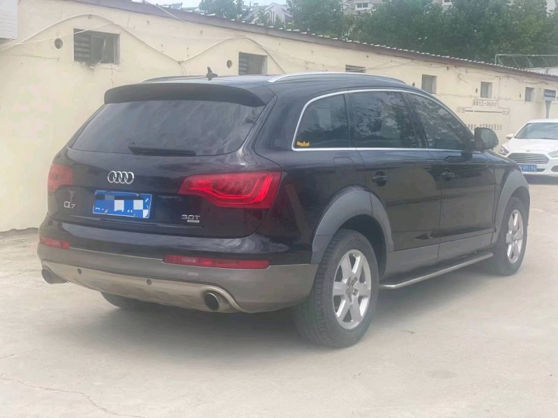 济宁12年奥迪Q78