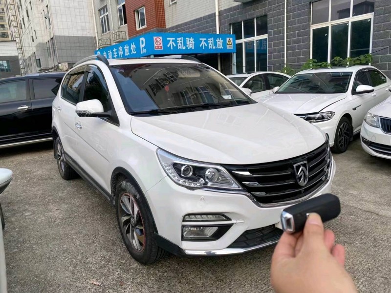 邢臺17年寶駿5602