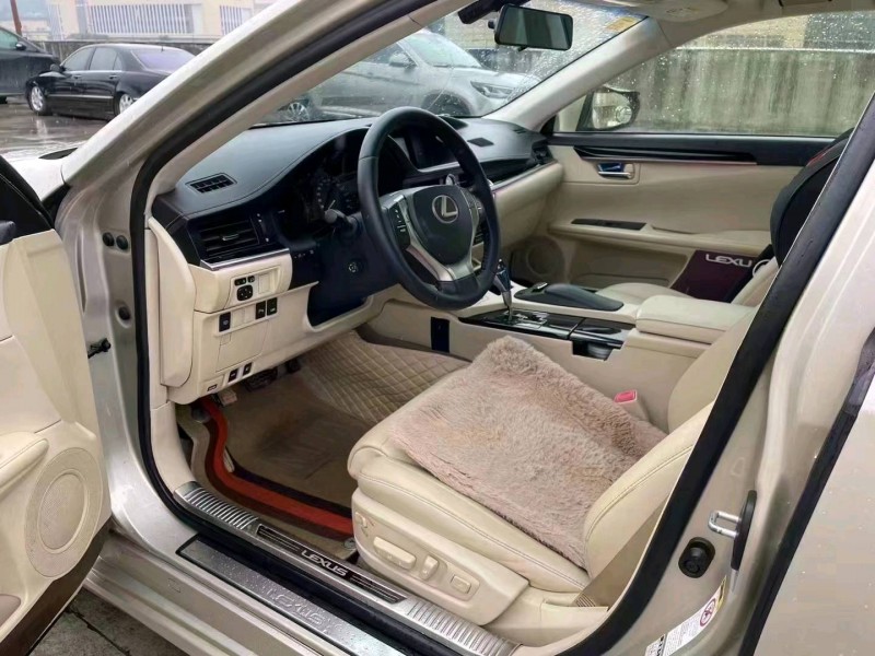 宜昌13年雷克萨斯ES5