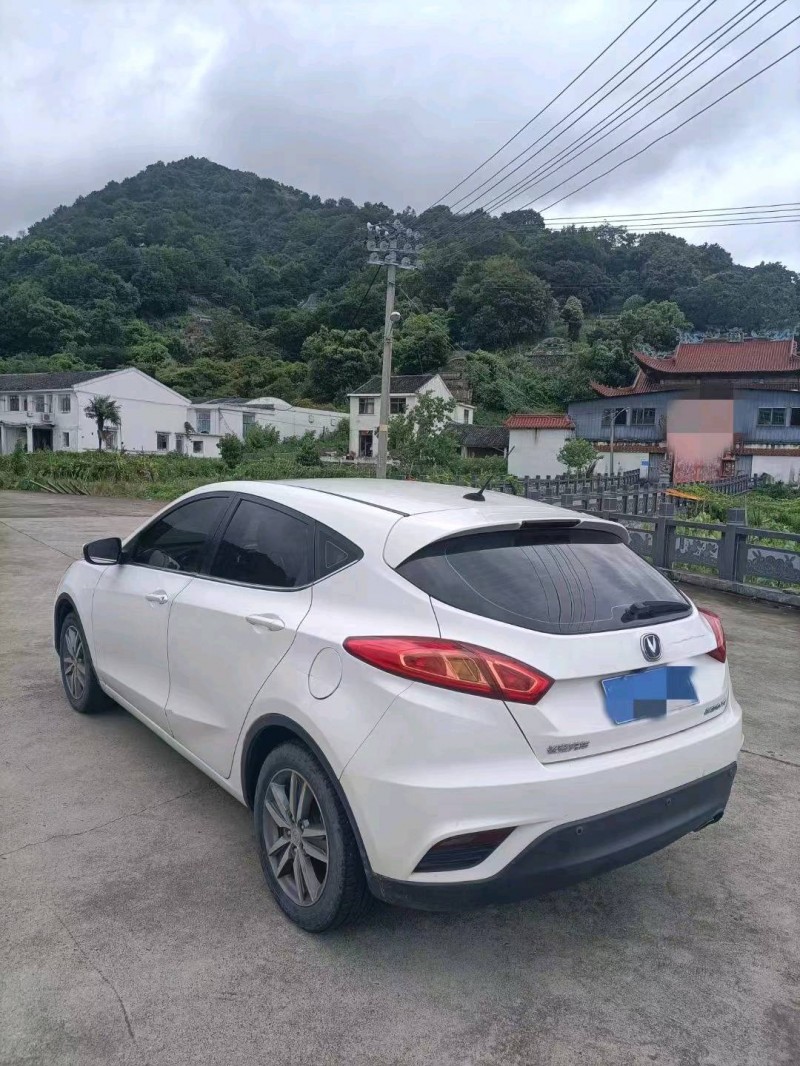 嘉興16年長安汽車逸動9