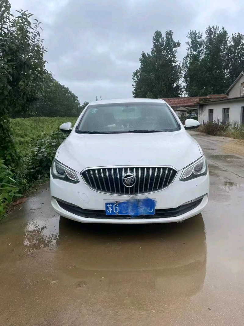 常州17年别克英朗1