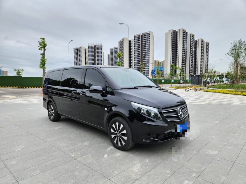 成都22年奔驰威霆2