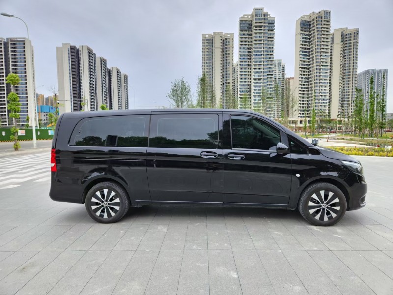 成都22年奔驰威霆3