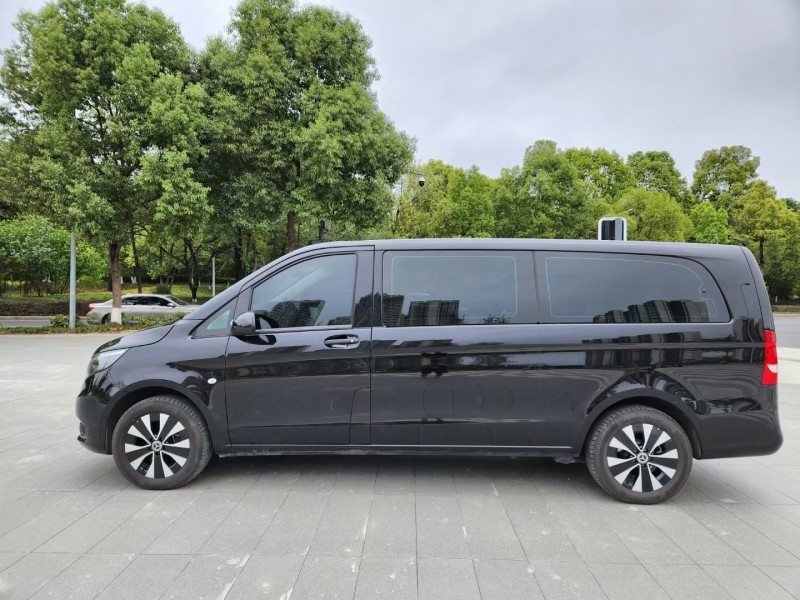 成都22年奔驰威霆6