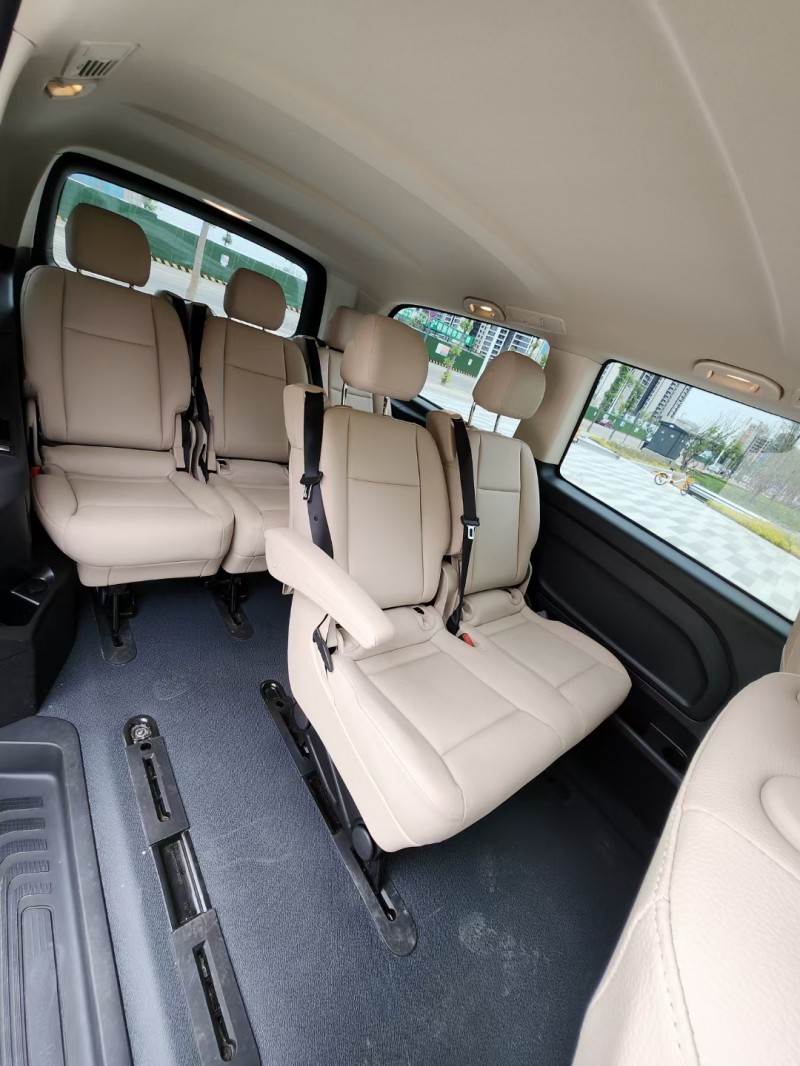 成都22年奔驰威霆7