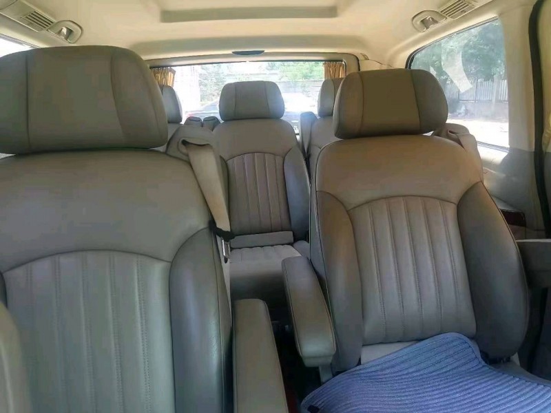 东营13年奔驰唯雅诺6