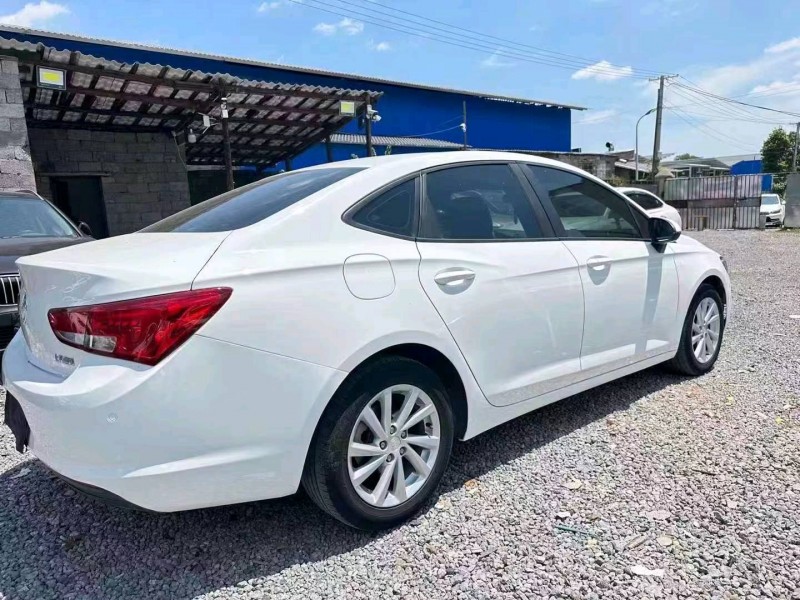 邵阳18年别克威朗9