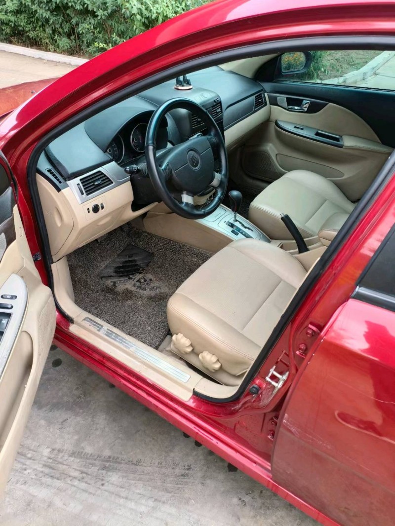 青岛12年别克凯越4