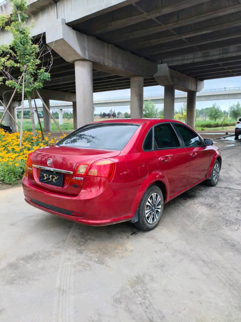 青岛12年别克凯越7