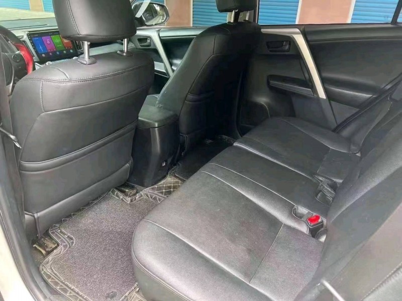 衡阳17年丰田RAV44