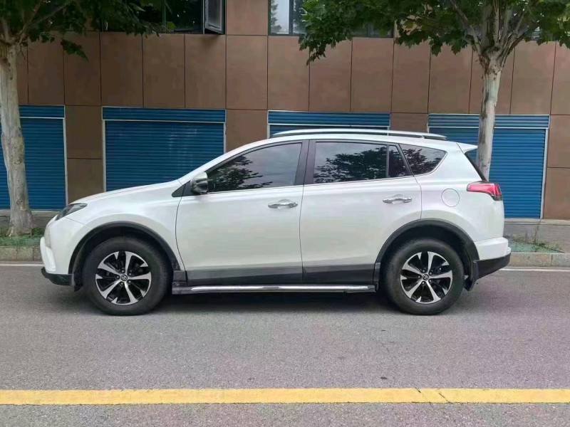 衡阳17年丰田RAV46