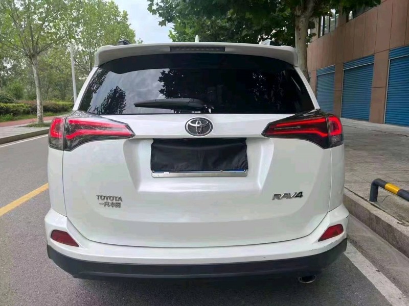 衡阳17年丰田RAV48