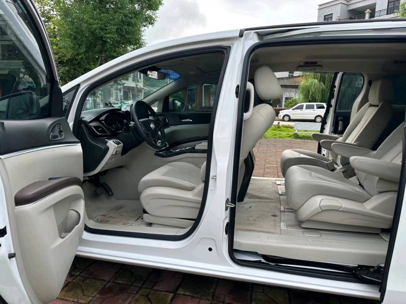 汕头21年别克GL84