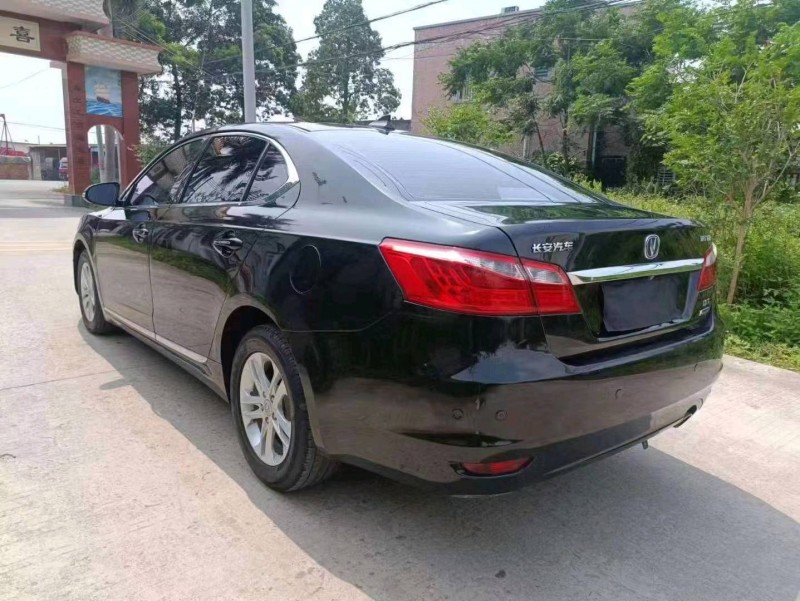 深圳20年長安汽車睿騁9
