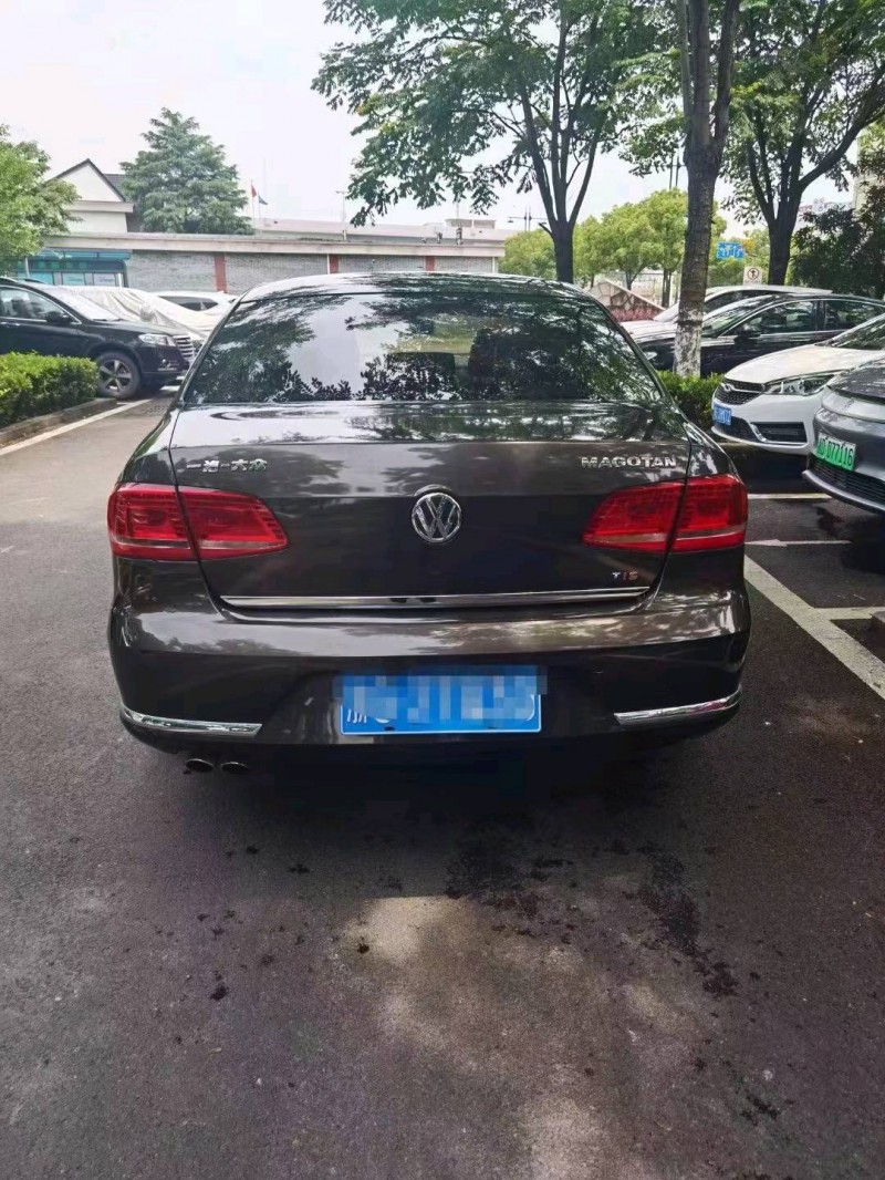 济南15年大众迈腾8