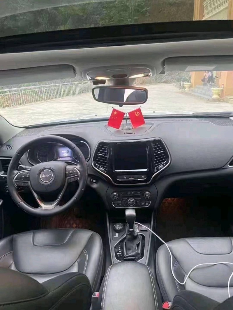 邵阳19年Jeep自由光4