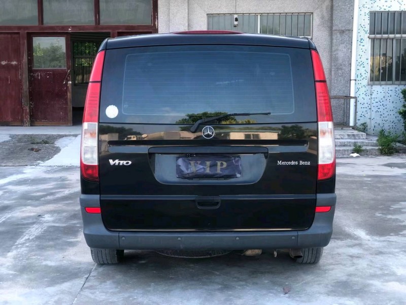 广州14年奔驰威霆8