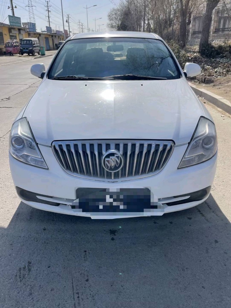 临沂16年别克凯越1