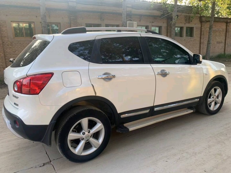 保定13年日产逍客7