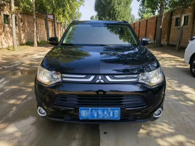 保定14年三菱欧蓝德1