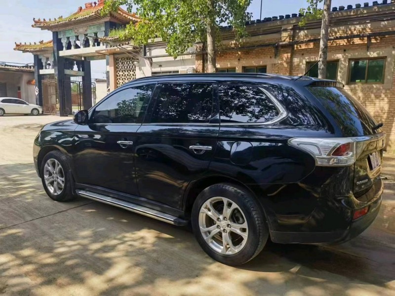 保定14年三菱欧蓝德4