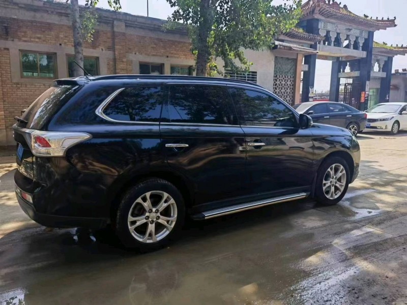 保定14年三菱欧蓝德5