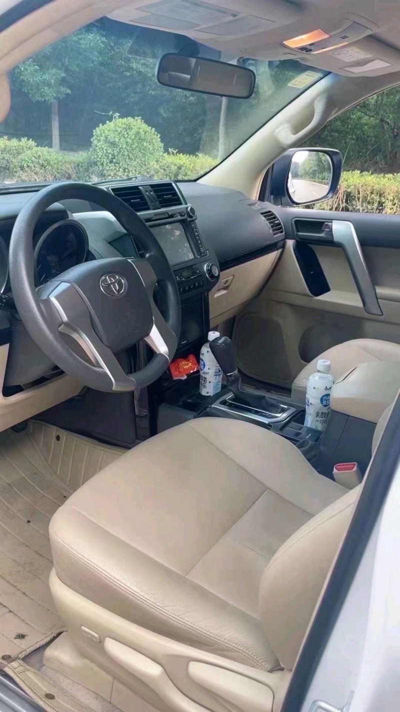 济南15年丰田普拉多5