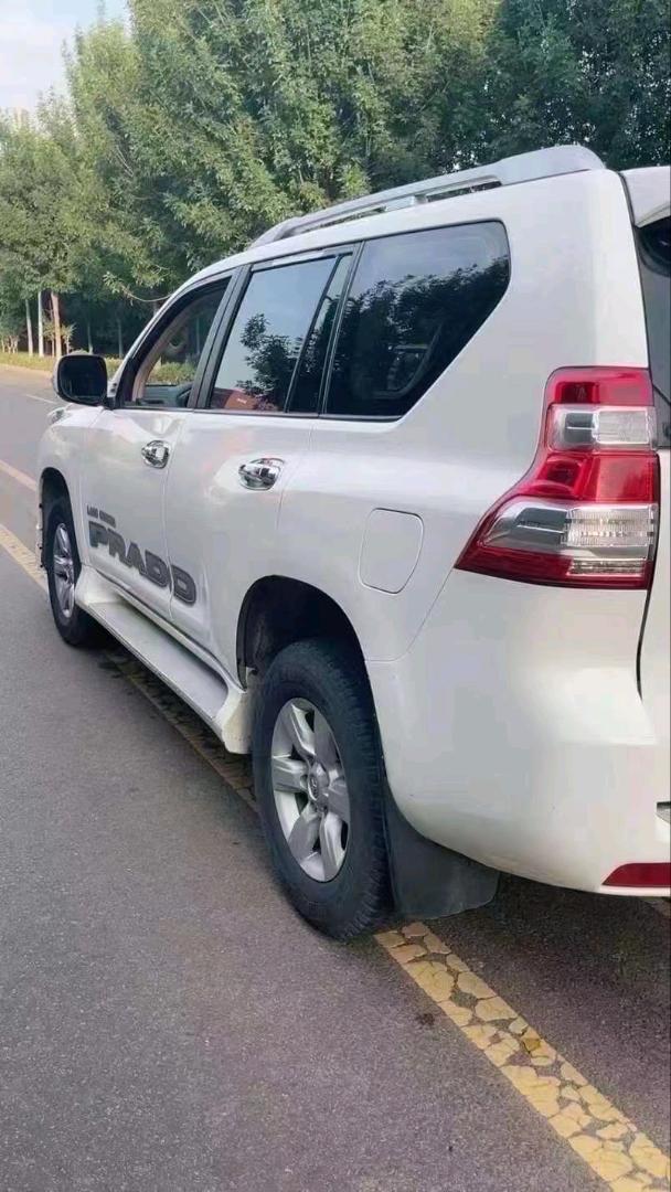 济南15年丰田普拉多8