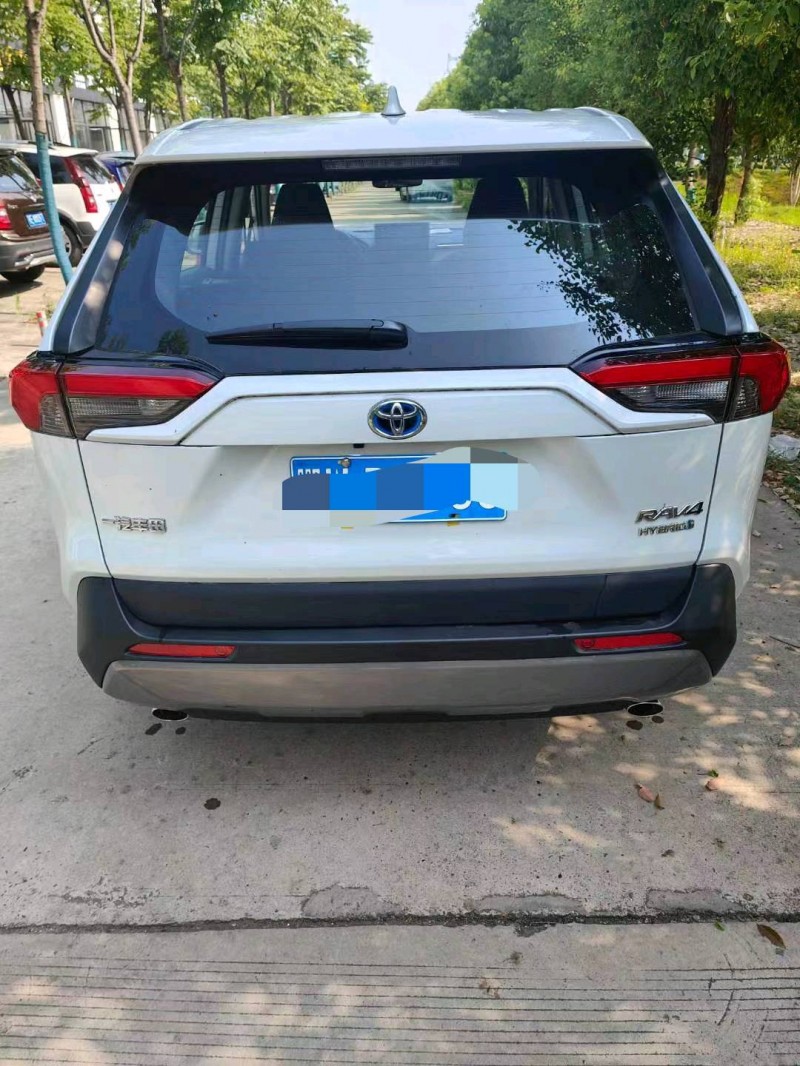 武汉22年丰田RAV4荣放9