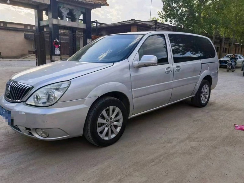 保定13年别克GL82