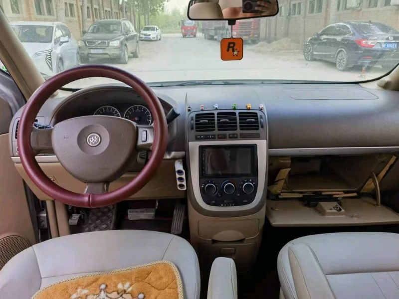 保定13年别克GL84