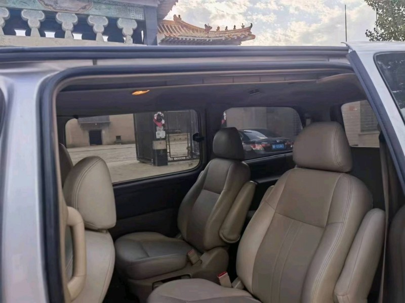 保定13年别克GL85