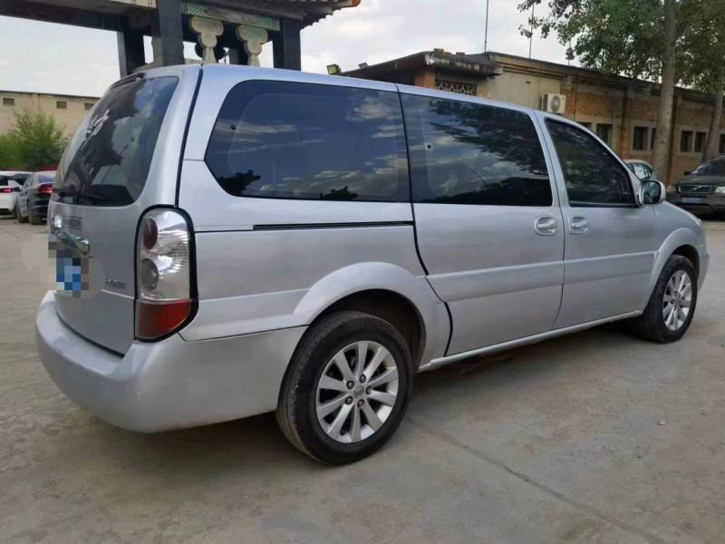 保定13年别克GL87