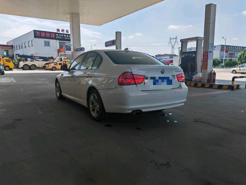 保定12年宝马3系7